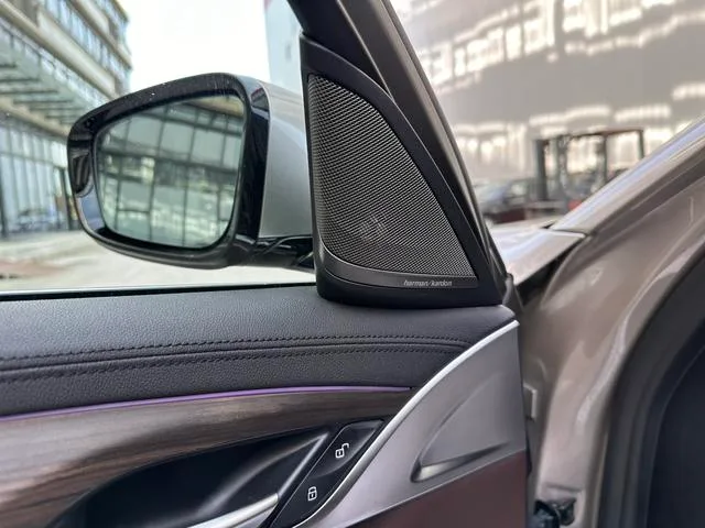 BMW 5 Series 2018 530Li Premium Class Luxury Set interior photo 14 BMW 5 Series 2018 530Li Premium Class Luxury Set interior photo 14