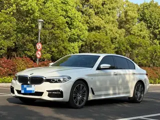 BMW 5 Series 2018 Restyling 530Li Leading Type M Sports suit exterior photo 1 BMW 5 Series 2018 Restyling 530Li Leading Type M Sports suit exterior photo 1