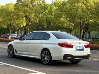 BMW 5 Series 2018 Restyling 530Li Leading Type M Sports suit exterior photo 4 BMW 5 Series 2018 Restyling 530Li Leading Type M Sports suit exterior photo 4