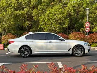 BMW 5 Series 2018 Restyling 530Li Leading Type M Sports suit exterior photo 7 BMW 5 Series 2018 Restyling 530Li Leading Type M Sports suit exterior photo 7