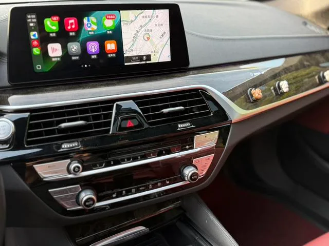 BMW 5 Series 2018 Restyling 530Li Leading Type M Sports suit interior photo 14 BMW 5 Series 2018 Restyling 530Li Leading Type M Sports suit interior photo 14