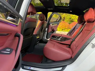 BMW 5 Series 2018 Restyling 530Li Leading Type M Sports suit interior photo 15 BMW 5 Series 2018 Restyling 530Li Leading Type M Sports suit interior photo 15