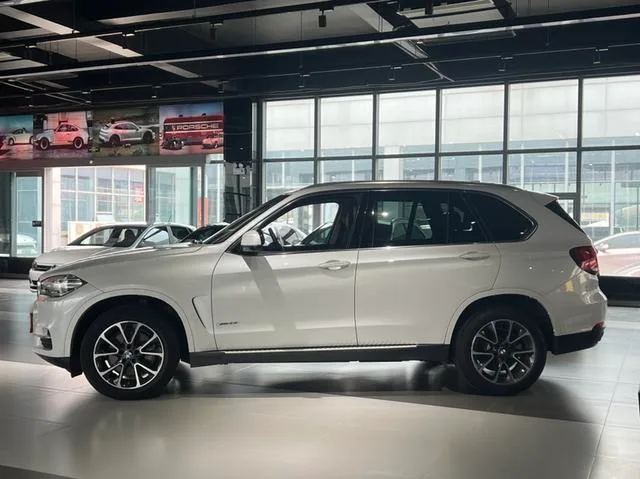 BMW X5 2018 xDrive35i Elegant style exterior photo 3 BMW X5 2018 xDrive35i Elegant style exterior photo 3