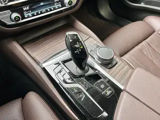 BMW 5 Series 2021 Restyling 530Li Premium Class Luxury Set interior photo 11 BMW 5 Series 2021 Restyling 530Li Premium Class Luxury Set interior photo 11