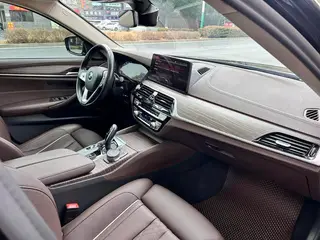 BMW 5 Series 2021 Restyling 530Li Premium Class Luxury Set interior photo 13 BMW 5 Series 2021 Restyling 530Li Premium Class Luxury Set interior photo 13