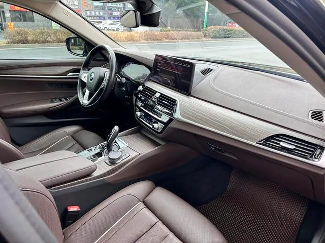 BMW 5 Series 2021 Restyling 530Li Premium Class Luxury Set interior photo 13 BMW 5 Series 2021 Restyling 530Li Premium Class Luxury Set interior photo 13