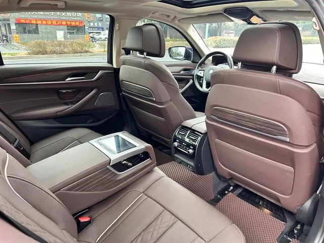 BMW 5 Series 2021 Restyling 530Li Premium Class Luxury Set interior photo 14 BMW 5 Series 2021 Restyling 530Li Premium Class Luxury Set interior photo 14