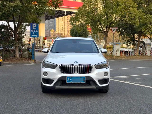 BMW X1 2016 sDrive18Li Fashionable exterior photo 2 BMW X1 2016 sDrive18Li Fashionable exterior photo 2
