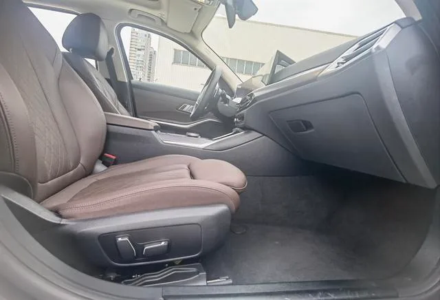 BMW 3 Series 2025 330Li M Sports Night Suit interior photo 14 BMW 3 Series 2025 330Li M Sports Night Suit interior photo 14