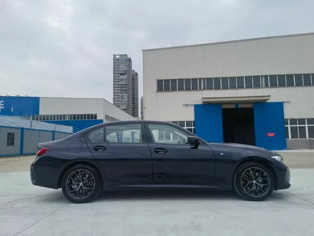 BMW 3 Series 2025 330Li M Sports Night Suit interior photo 16 BMW 3 Series 2025 330Li M Sports Night Suit interior photo 16