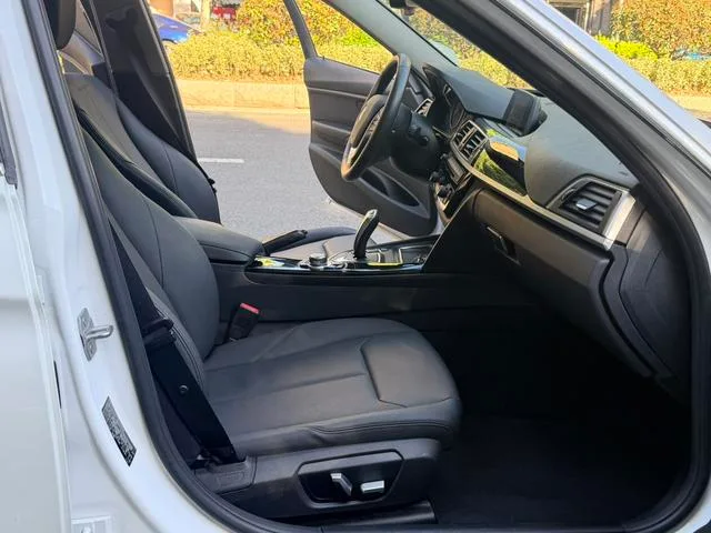 BMW 3 Series 2016 320Li Estilo de moda interior foto 11 BMW 3 Series 2016 320Li Estilo de moda interior foto 11