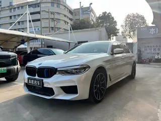 BMW 5 Series 2018 530Li xDrive M Conjunto deportivo exterior foto 1 BMW 5 Series 2018 530Li xDrive M Conjunto deportivo exterior foto 1