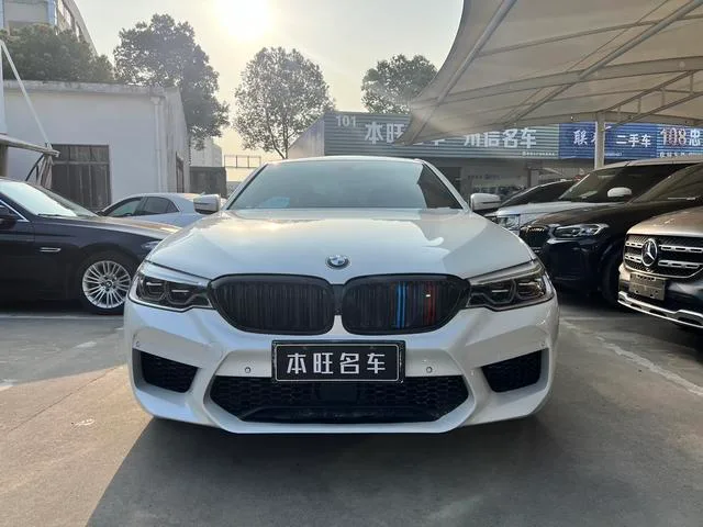BMW 5 Series 2018 530Li xDrive M Conjunto deportivo exterior foto 2 BMW 5 Series 2018 530Li xDrive M Conjunto deportivo exterior foto 2