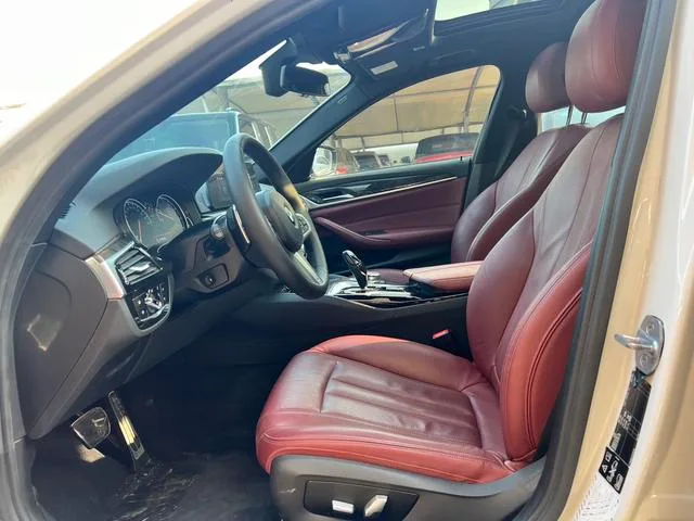 BMW 5 Series 2018 530Li xDrive M Conjunto deportivo exterior foto 5 BMW 5 Series 2018 530Li xDrive M Conjunto deportivo exterior foto 5
