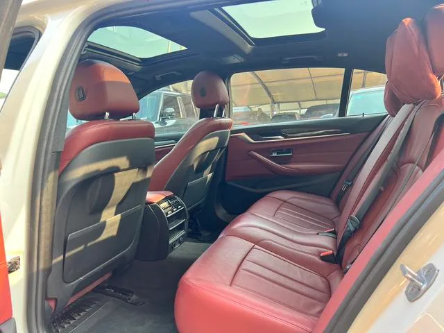 BMW 5 Series 2018 530Li xDrive M Conjunto deportivo exterior foto 6 BMW 5 Series 2018 530Li xDrive M Conjunto deportivo exterior foto 6