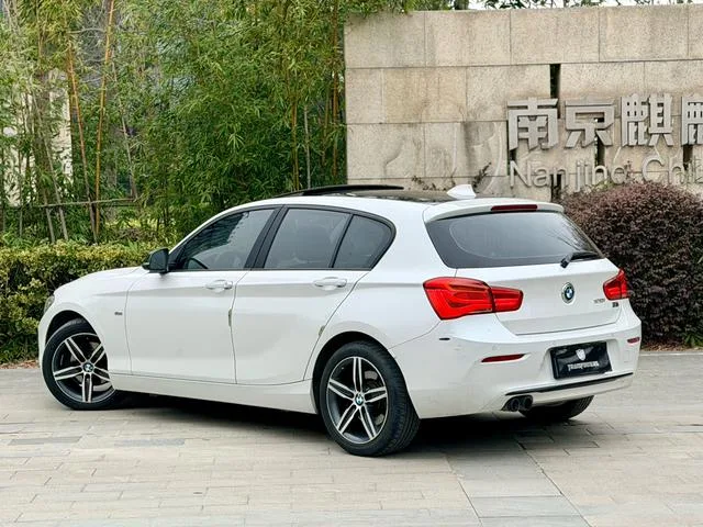 BMW 1 Series (Imported) 2016 120i Sports Design Suit exterior photo 3