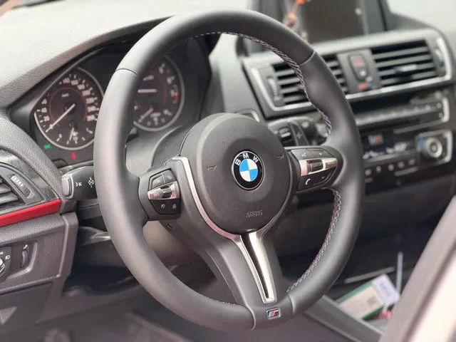 BMW 1 Series (Imported) 2016 120i Sports Design Suit exterior photo 7