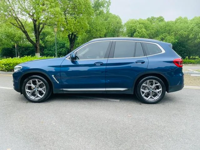 BMW X3 2019 xDrive28i Luxury Set exterior photo 5 BMW X3 2019 xDrive28i Luxury Set exterior photo 5