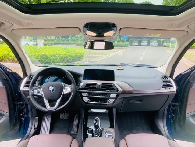BMW X3 2019 xDrive28i Luxury Set interior photo 12 BMW X3 2019 xDrive28i Luxury Set interior photo 12