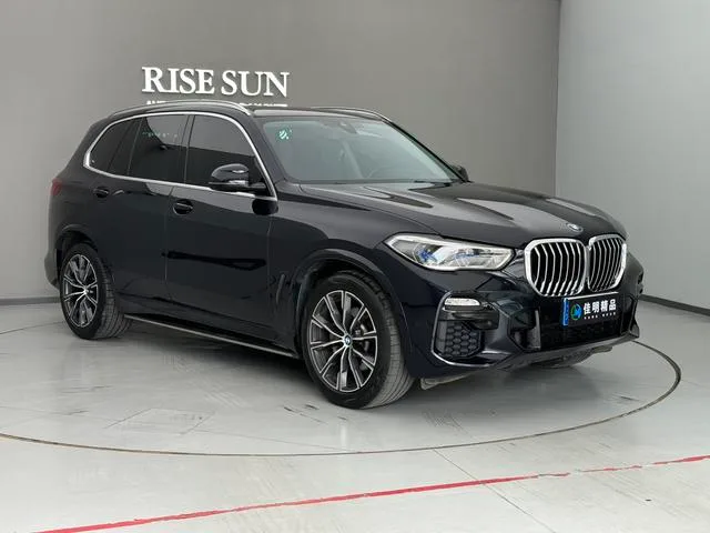 BMW X5 2019 xDrive40i M Sports suit exterior photo 3 BMW X5 2019 xDrive40i M Sports suit exterior photo 3