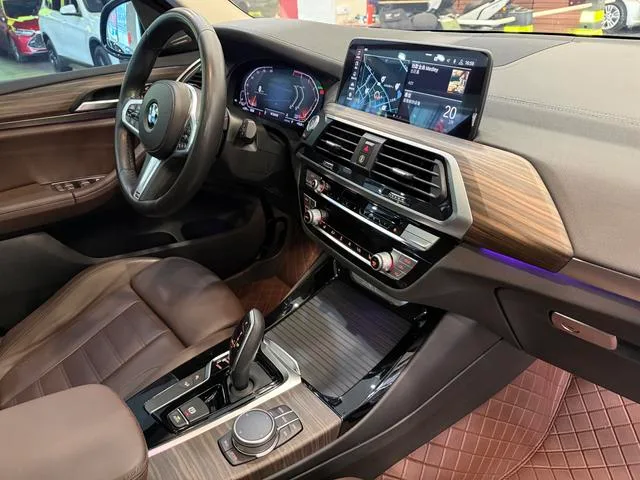 BMW X3 2020 xDrive28i M Sports suit interior photo 16 BMW X3 2020 xDrive28i M Sports suit interior photo 16