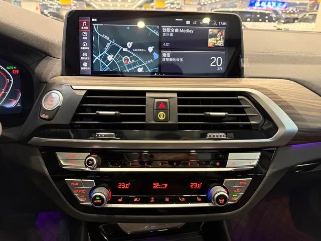 BMW X3 2020 xDrive28i M Sports suit interior photo 19 BMW X3 2020 xDrive28i M Sports suit interior photo 19