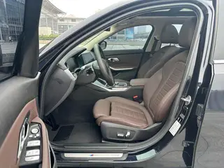 BMW 3 Series 2020 325Li M Sports suit interior photo 11 BMW 3 Series 2020 325Li M Sports suit interior photo 11