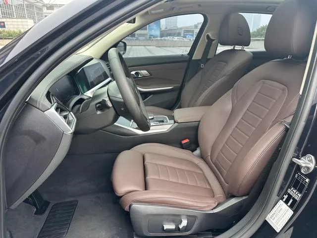 BMW 3 Series 2020 325Li M Sports suit interior photo 13 BMW 3 Series 2020 325Li M Sports suit interior photo 13