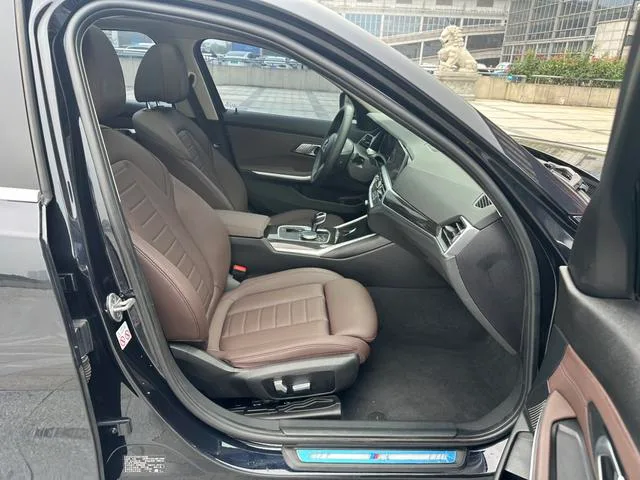 BMW 3 Series 2020 325Li M Sports suit interior photo 16 BMW 3 Series 2020 325Li M Sports suit interior photo 16