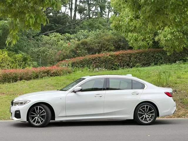 BMW 3 Series 2020 320Li M Sports suit exterior photo 4 BMW 3 Series 2020 320Li M Sports suit exterior photo 4