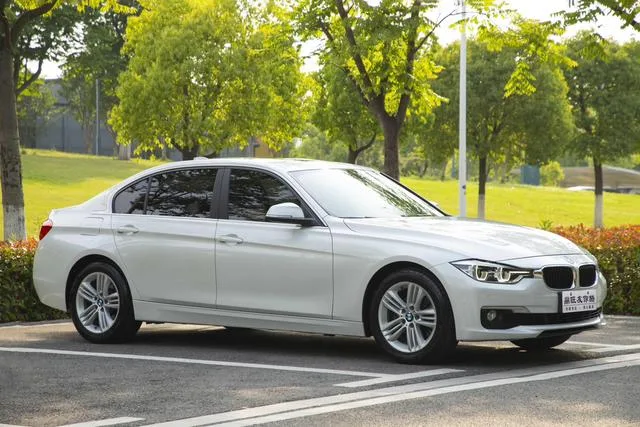 BMW 3 Series 2016 320Li Estilo de moda exterior foto 3 BMW 3 Series 2016 320Li Estilo de moda exterior foto 3
