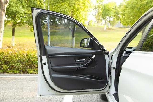 BMW 3 Series 2016 320Li Estilo de moda exterior foto 9 BMW 3 Series 2016 320Li Estilo de moda exterior foto 9