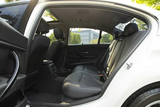 BMW 3 Series 2016 320Li Estilo de moda interior foto 12 BMW 3 Series 2016 320Li Estilo de moda interior foto 12
