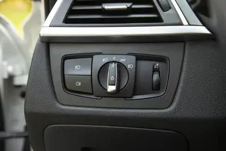 BMW 3 Series 2016 320Li Estilo de moda interior foto 17 BMW 3 Series 2016 320Li Estilo de moda interior foto 17