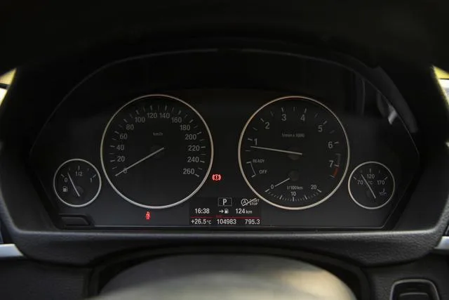 BMW 3 Series 2016 320Li Estilo de moda interior foto 20 BMW 3 Series 2016 320Li Estilo de moda interior foto 20