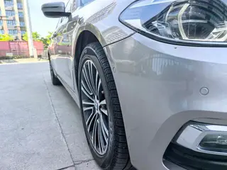 BMW 5 Series 2018 Reforma 530Li Tipo de lujo Traje de lujo exterior foto 4 BMW 5 Series 2018 Reforma 530Li Tipo de lujo Traje de lujo exterior foto 4