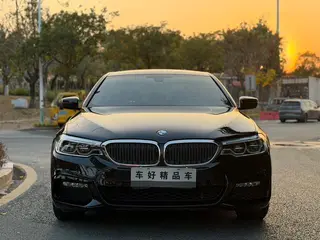 BMW 5 Series 2018 Reforma 530Li Líder M Conjunto deportivo exterior foto 3 BMW 5 Series 2018 Reforma 530Li Líder M Conjunto deportivo exterior foto 3