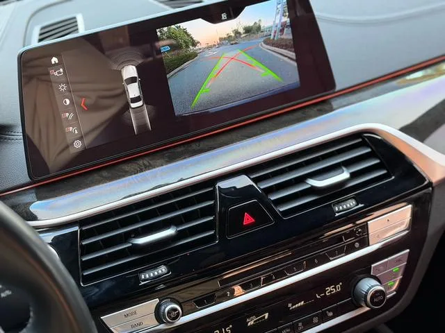 BMW 5 Series 2018 Reforma 530Li Líder M Conjunto deportivo interior foto 10 BMW 5 Series 2018 Reforma 530Li Líder M Conjunto deportivo interior foto 10