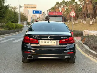 BMW 5 Series 2018 Reforma 530Li Líder M Conjunto deportivo interior foto 15 BMW 5 Series 2018 Reforma 530Li Líder M Conjunto deportivo interior foto 15