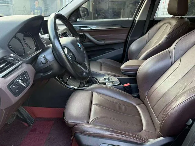 BMW X1 2019 xDrive20Li Tipo de lujo exterior foto 7 BMW X1 2019 xDrive20Li Tipo de lujo exterior foto 7