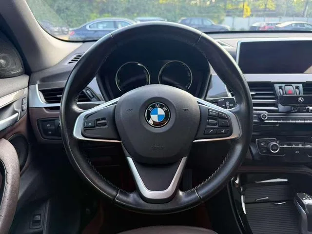 BMW X1 2019 xDrive20Li Tipo de lujo exterior foto 8 BMW X1 2019 xDrive20Li Tipo de lujo exterior foto 8