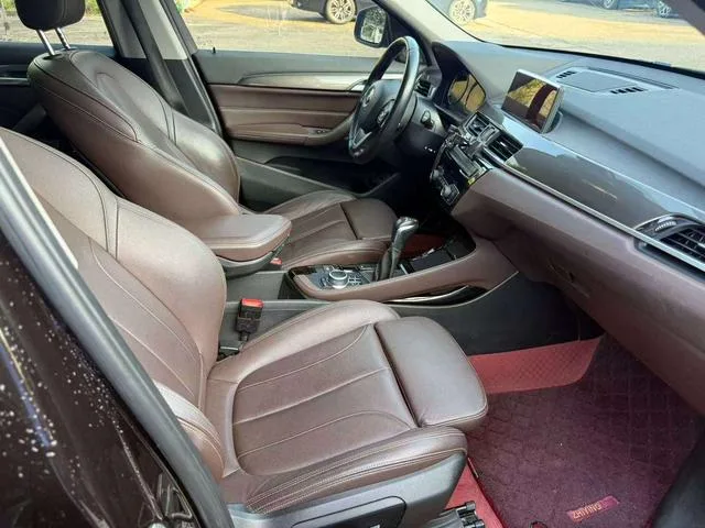 BMW X1 2019 xDrive20Li Tipo de lujo interior foto 12 BMW X1 2019 xDrive20Li Tipo de lujo interior foto 12