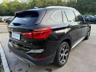 BMW X1 2019 xDrive20Li Tipo de lujo interior foto 17 BMW X1 2019 xDrive20Li Tipo de lujo interior foto 17