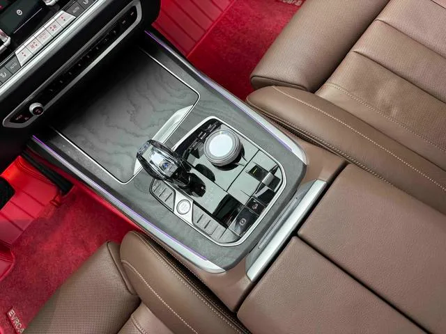 BMW X7 2021 xDrive40i Leading Luxury Set interior photo 11 BMW X7 2021 xDrive40i Leading Luxury Set interior photo 11