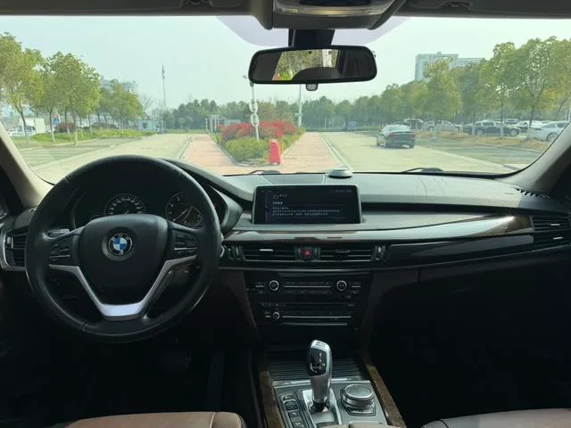 BMW X5 2018 xDrive28i interior foto 13 BMW X5 2018 xDrive28i interior foto 13