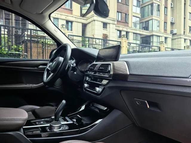 BMW X3 2021 xDrive28i M Sports suit interior photo 9 BMW X3 2021 xDrive28i M Sports suit interior photo 9