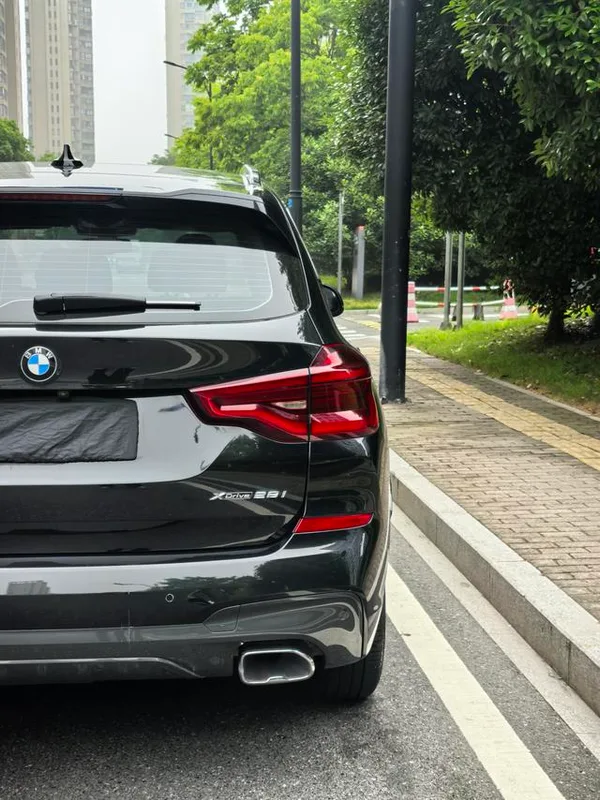 BMW X3 2021 xDrive28i M Sports suit interior photo 15 BMW X3 2021 xDrive28i M Sports suit interior photo 15