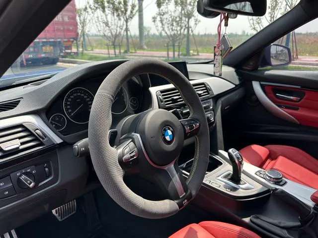BMW 3 Series 2017 330i M Sporty exterior photo 5 BMW 3 Series 2017 330i M Sporty exterior photo 5