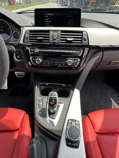 BMW 3 Series 2017 330i M Sporty interior photo 14 BMW 3 Series 2017 330i M Sporty interior photo 14