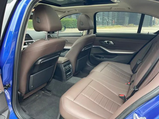 BMW 3 Series 2020 325Li M Sports suit interior photo 10 BMW 3 Series 2020 325Li M Sports suit interior photo 10